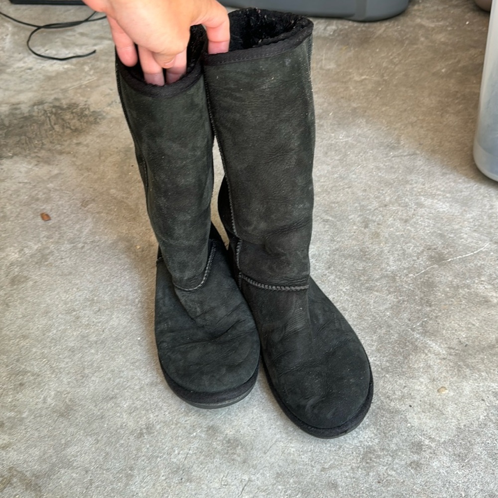 Black Uggs